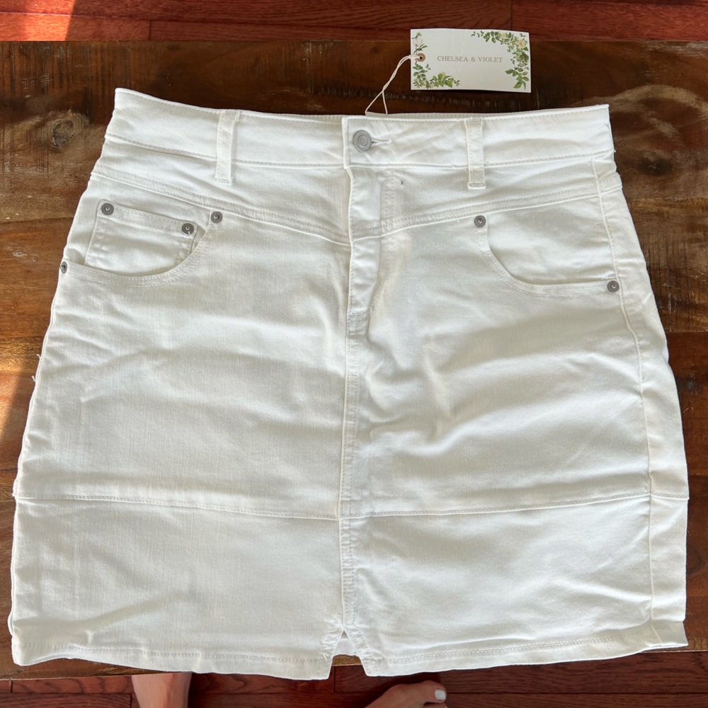 NWT Chelsea & Violet skirt!